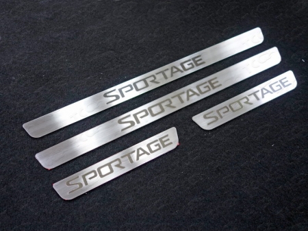 Kia Sportage 2016- Накладки на пороги 4шт (лист шлифованный надпись Sportage)